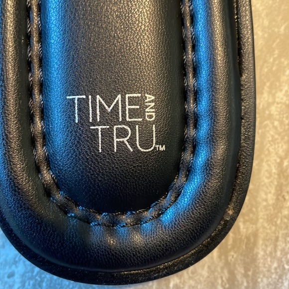 Time and Tru Black Memory Foam Slipper Size 11 Flip Flop - Picture 3 of 6